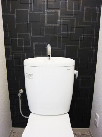 スタイリッシュなモノトーンの水周りに一新